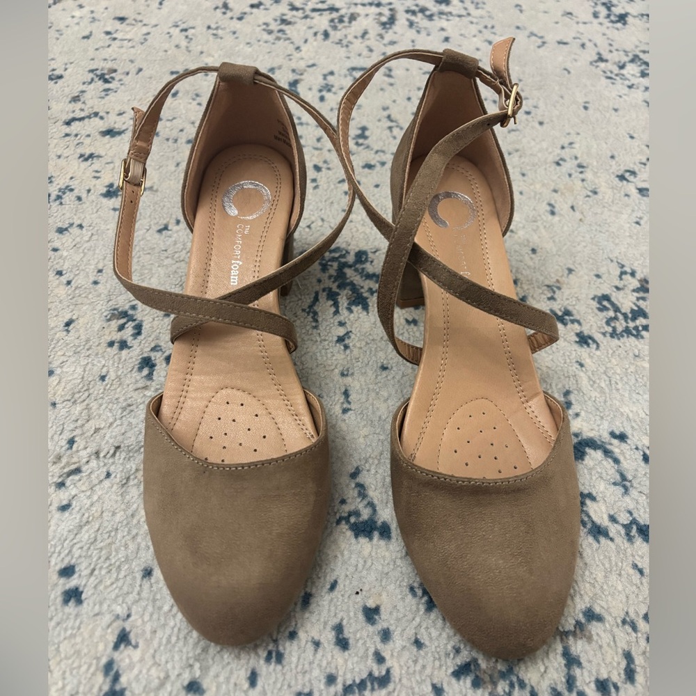 Round toe heels